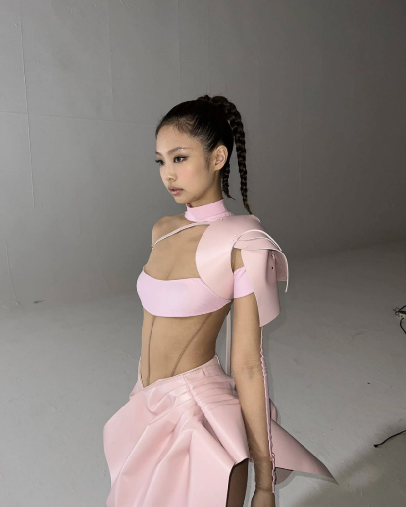 Jennie Blackpink Mugler